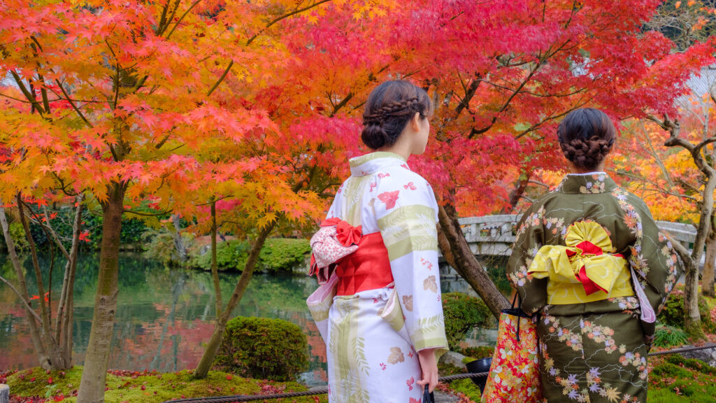 秋を楽しむ和の装い！季節を感じる着物コーディネートの魅力